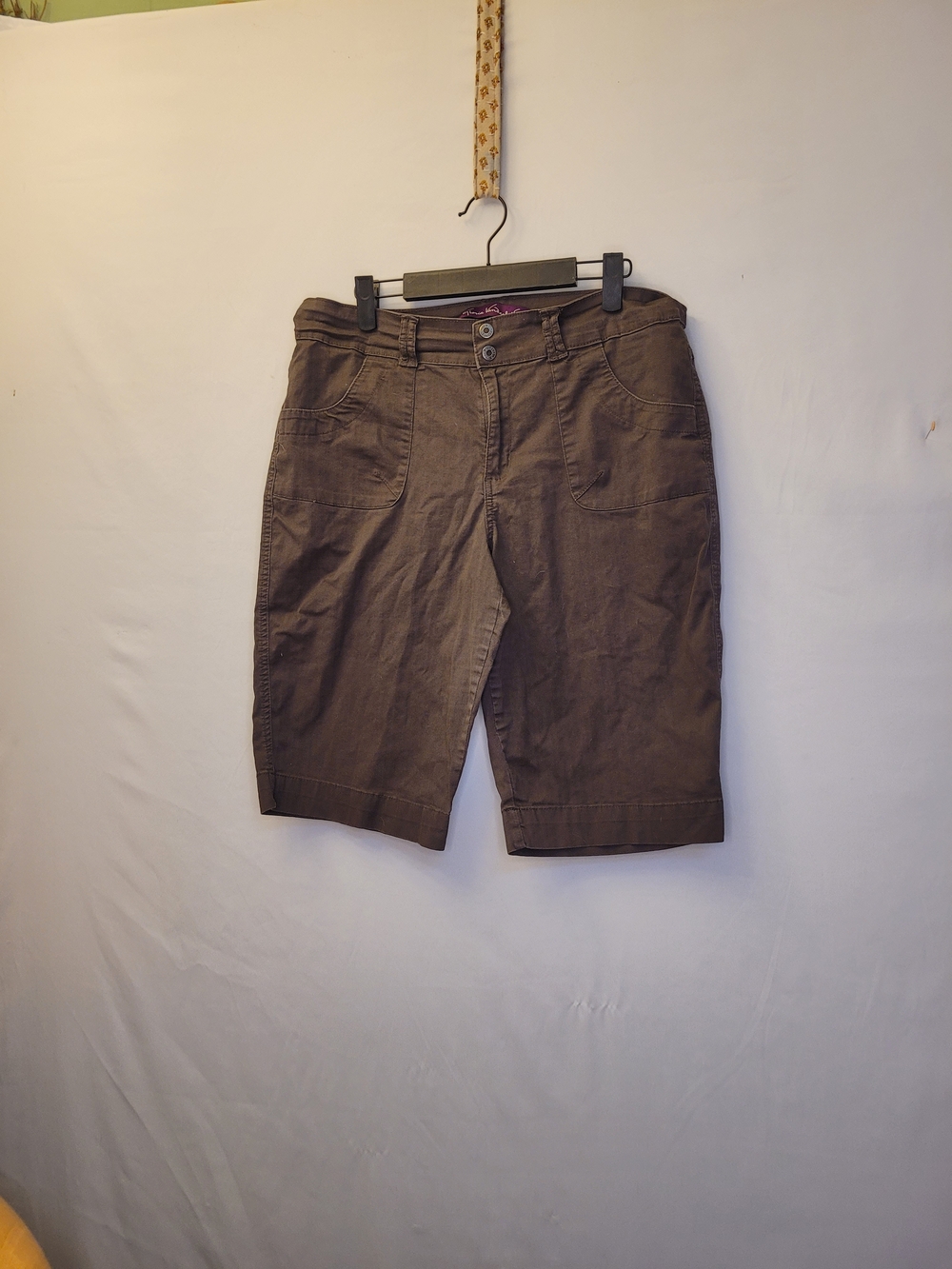 Gloria Vanderbilt Womens Brown Knee-Length Flat Front Shorts